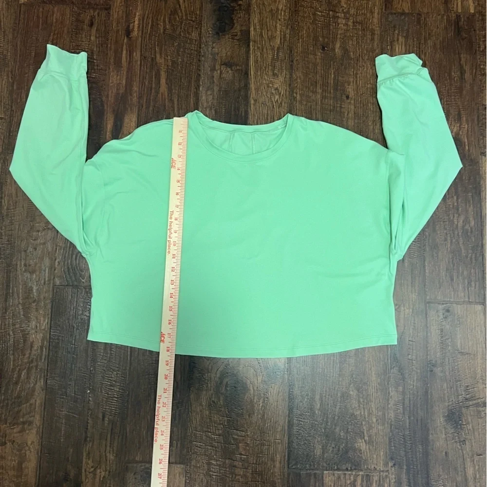 Lululemon EUC Muscle Love Long Sleeve Crop Top Size Women’s 12 Color Green